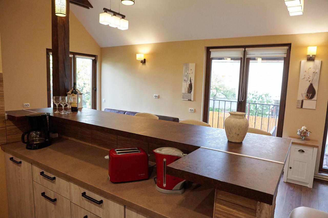 Apartament Rozelor Brasov Bagian luar foto