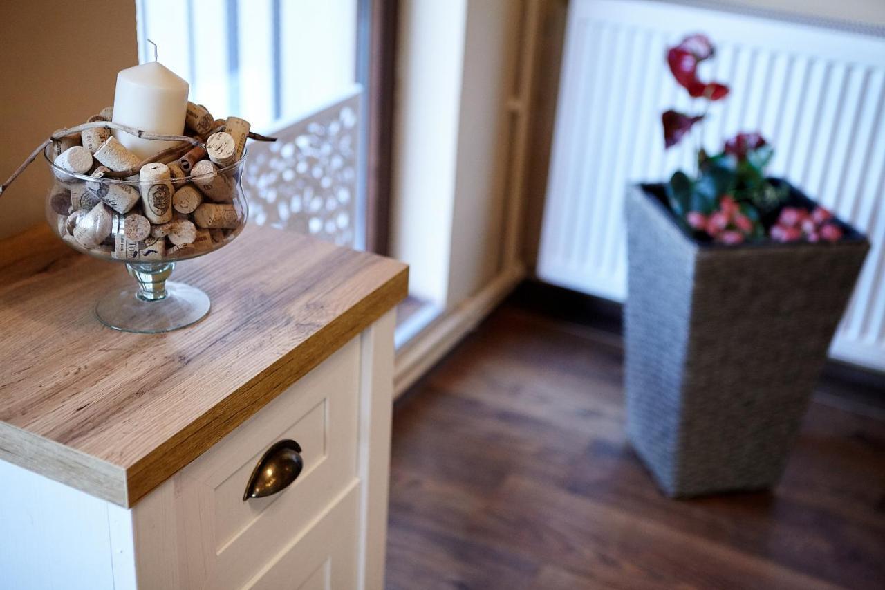 Apartament Rozelor Brasov Bagian luar foto