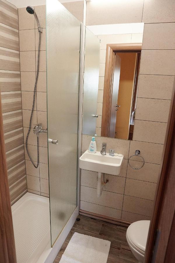 Apartament Rozelor Brasov Bagian luar foto